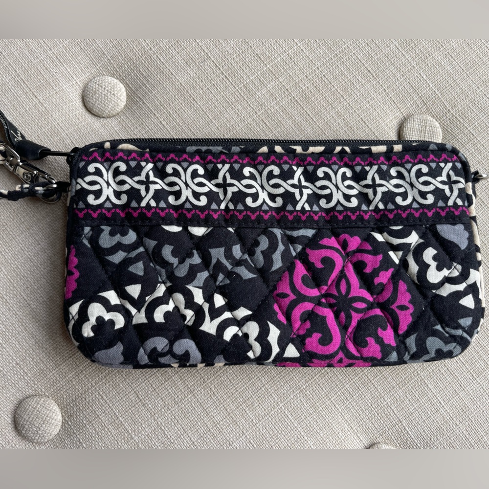 Vera Bradley Wristlet in Canterberry.